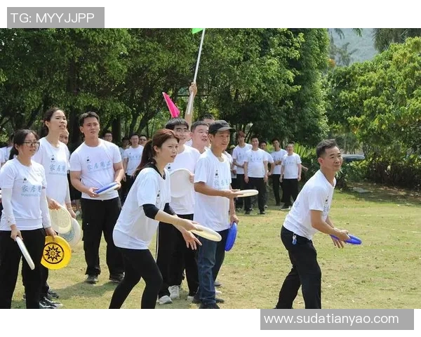 广州飞盘队的热情与挑战:聚焦飞盘运动的魅力与发展 广州飞盘队的热情与挑战:聚焦飞盘运动的魅力与发展