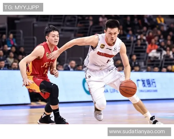 基尔队与雷根斯堡队激战正酣精彩对决引发球迷热议