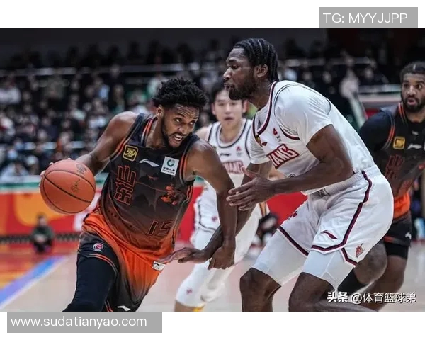 山东队逆袭恒大以二比一获胜展现强大实力与团队默契 山东队逆袭恒大以二比一获胜展现强大实力与团队默契