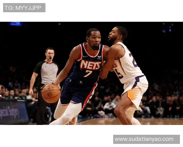 篮网尼克斯对决精彩纷呈球迷期待的纽约德比大战即将上演 篮网尼克斯对决精彩纷呈球迷期待的纽约德比大战即将上演