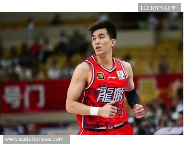 郭艾伦：从篮球场上的明星到国家队的领军人物的成长历程与未来展望