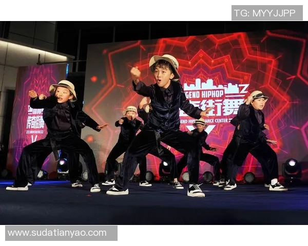 重庆街舞队以92分领跑世界街舞大赛积分榜展现实力与风采