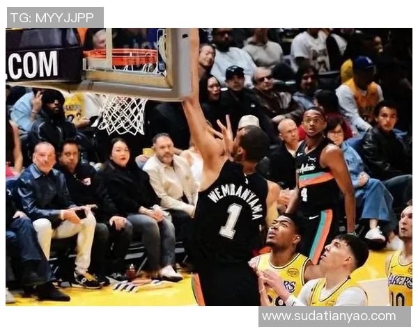 2002年NBA季后赛湖人与马刺的激烈对决与传奇时刻回顾 2002年NBA季后赛湖人与马刺的激烈对决与传奇时刻回顾