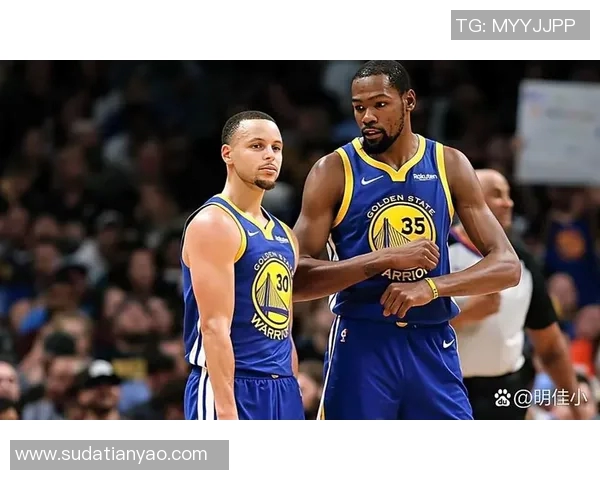 杜兰特与库兹马对决分析:谁能在NBA赛场上更胜一筹 杜兰特与库兹马对决分析:谁能在NBA赛场上更胜一筹